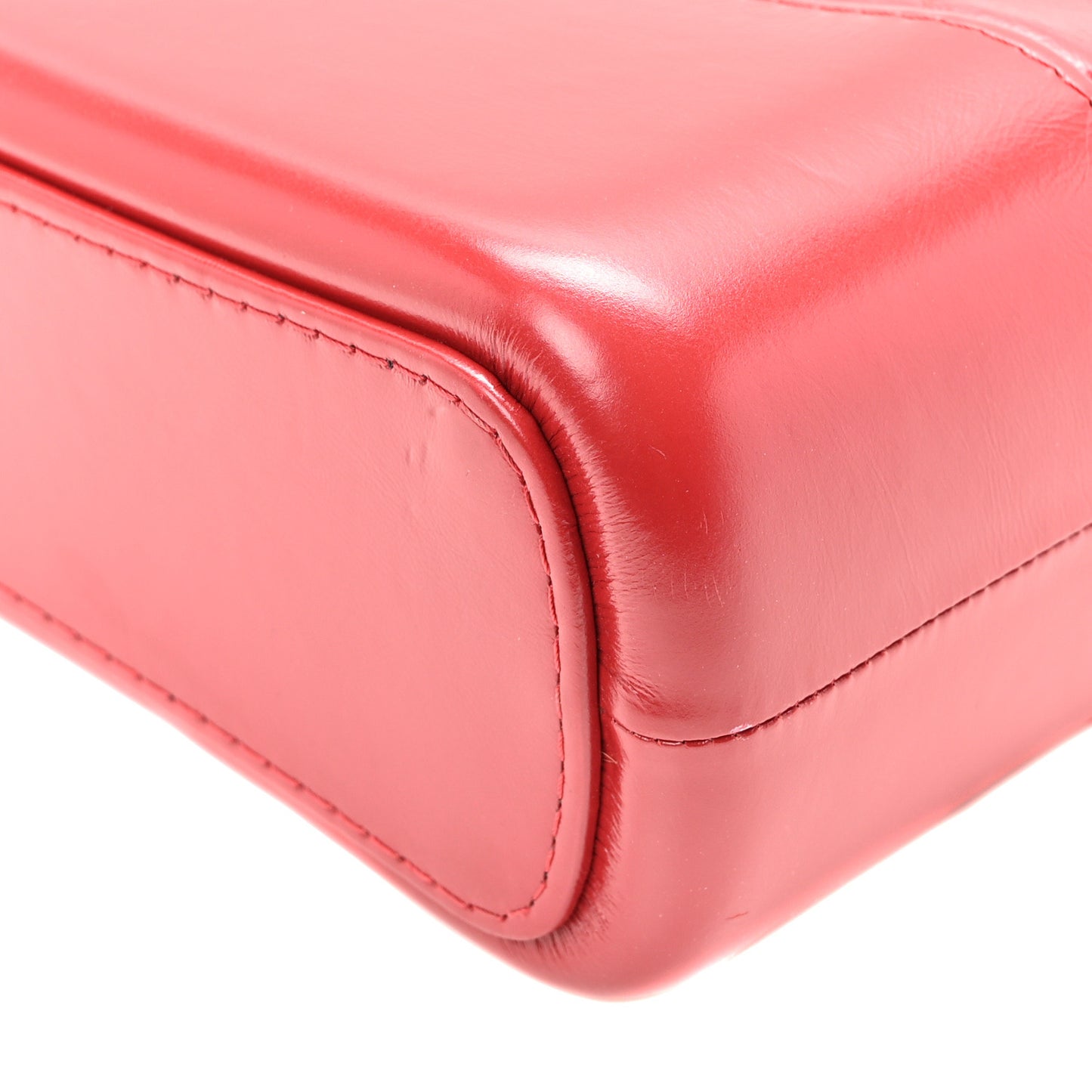 Aged Calfskin Quilted New Medium Gabrielle Hobo Red