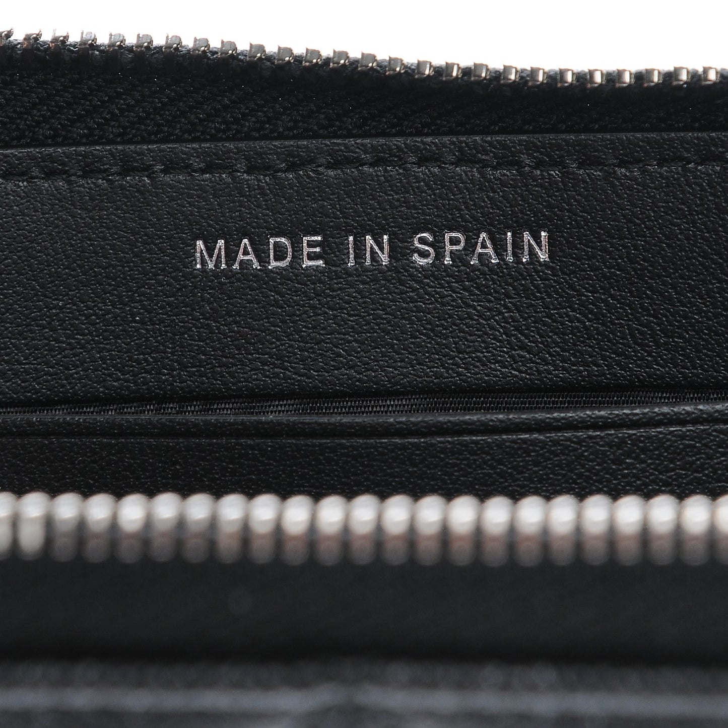 Iridescent Caviar Quilted Medium Zip Around Wallet Black