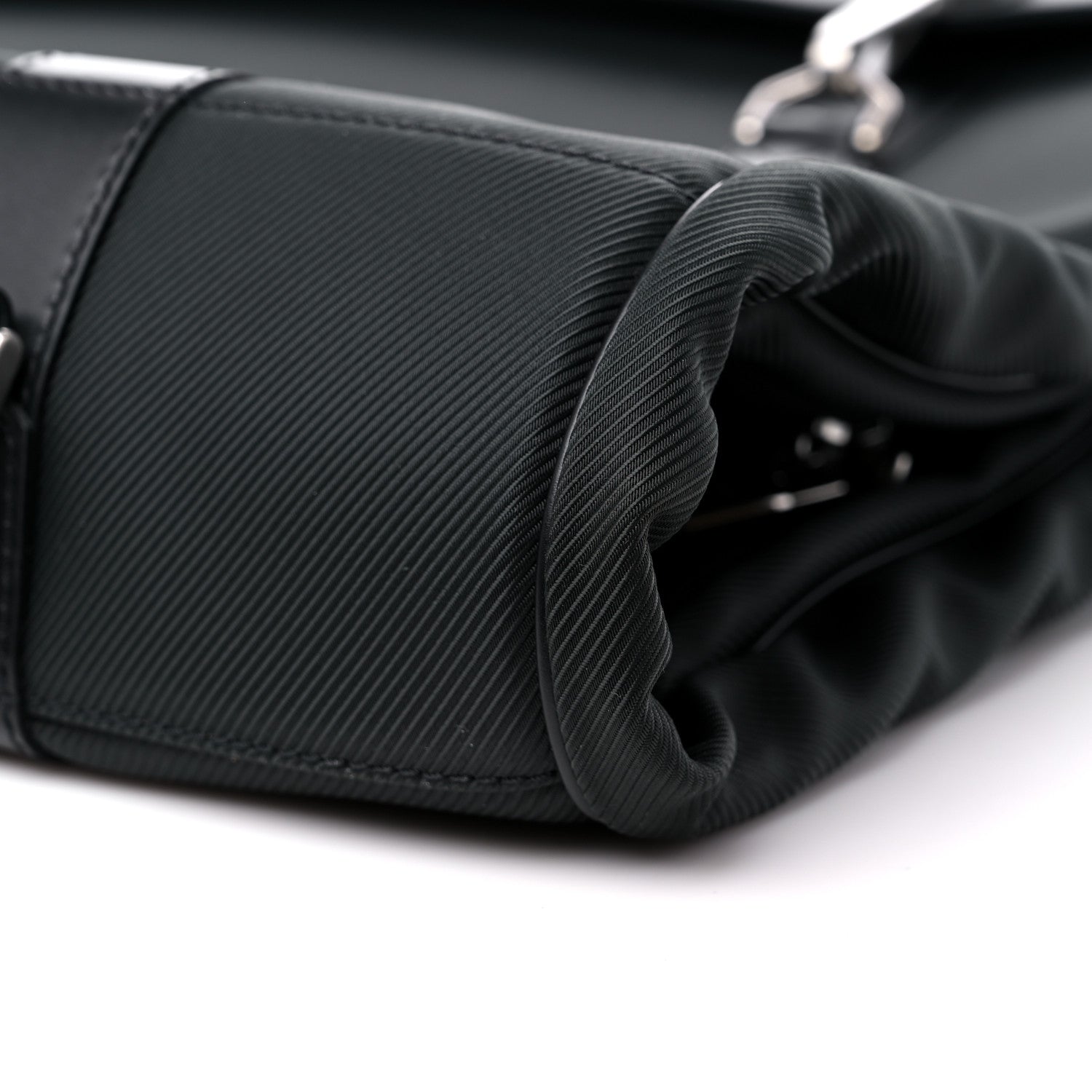 Louis Vuitton Taiga Nylon 3 Hanger Garment Carrier Epicea 9 of 13
