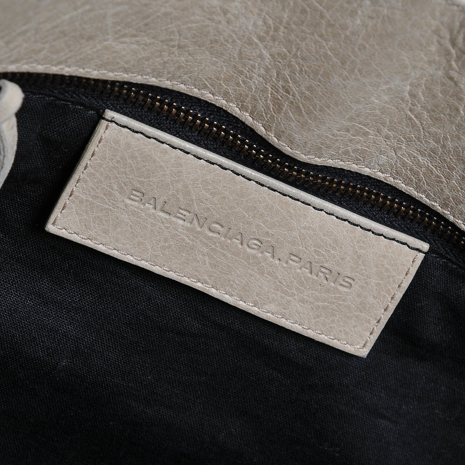 Balenciaga Agneau Folk Messenger Sahara 6 of 8