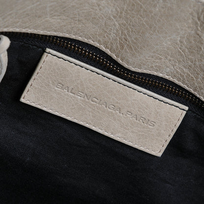 Balenciaga Agneau Folk Messenger Sahara 6 of 8