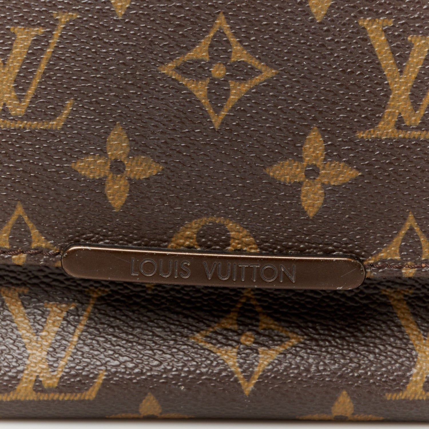 Louis Vuitton Monogram Beaubourg MM Messenger Bag 7 of 10