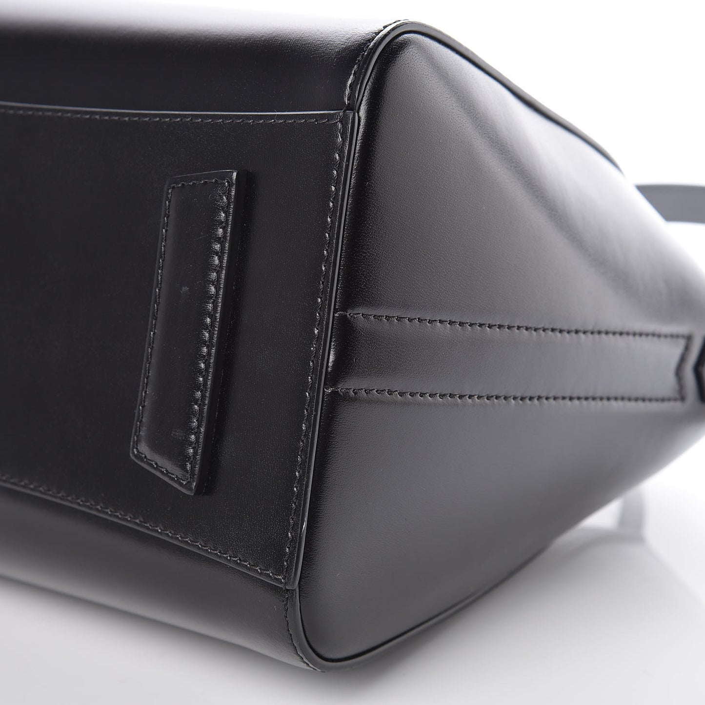 Shiny Lord Calfskin Small Antigona Black