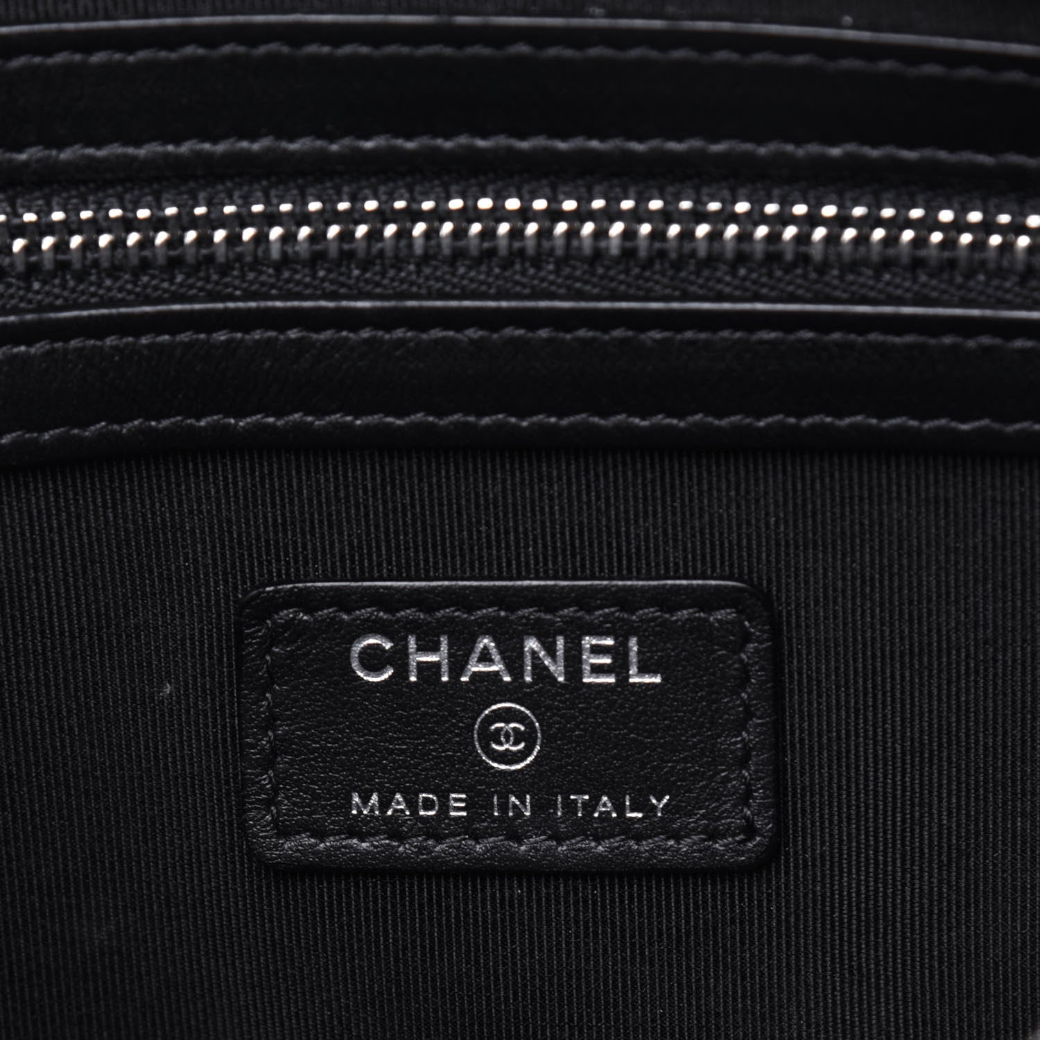 Chanel Caviar Quilted Medium Cosmetic Case So Black 6 of 16