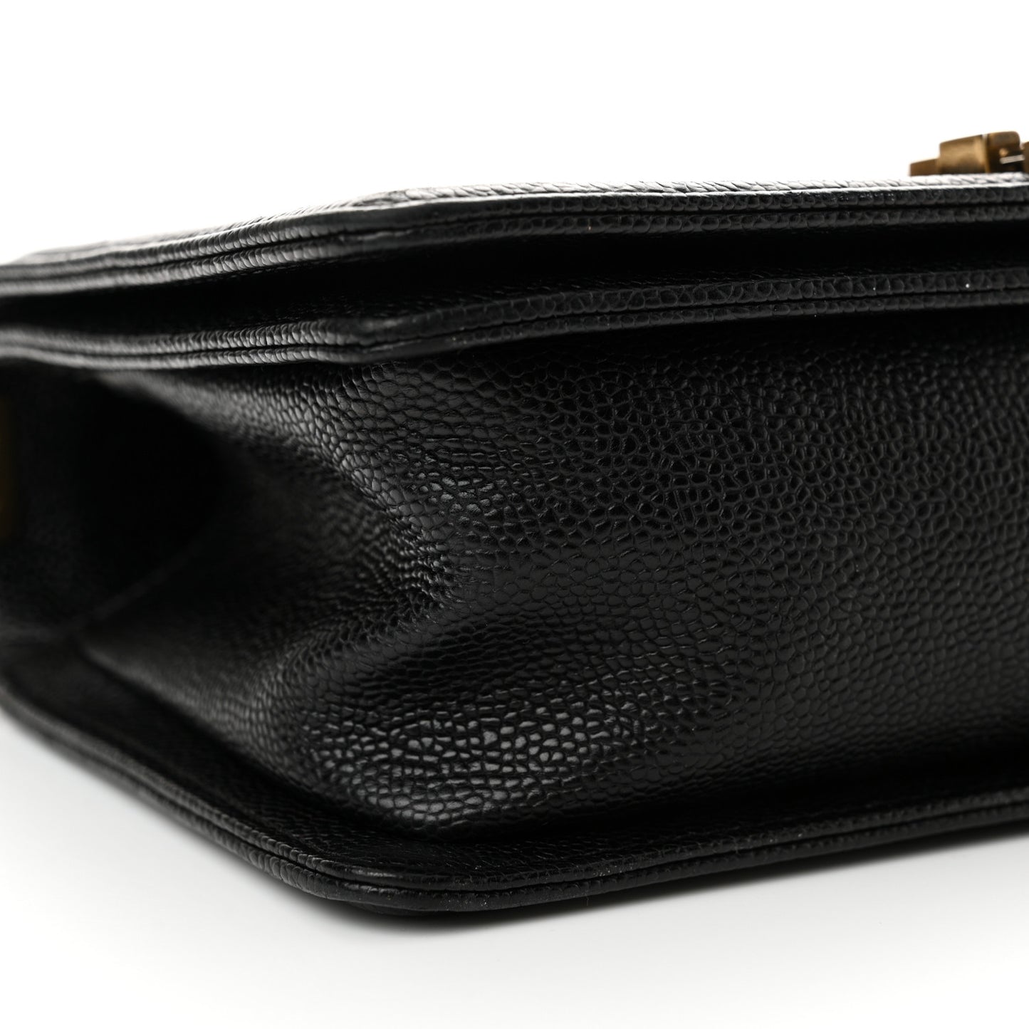 Caviar Quilted Medium Boy Flap Black