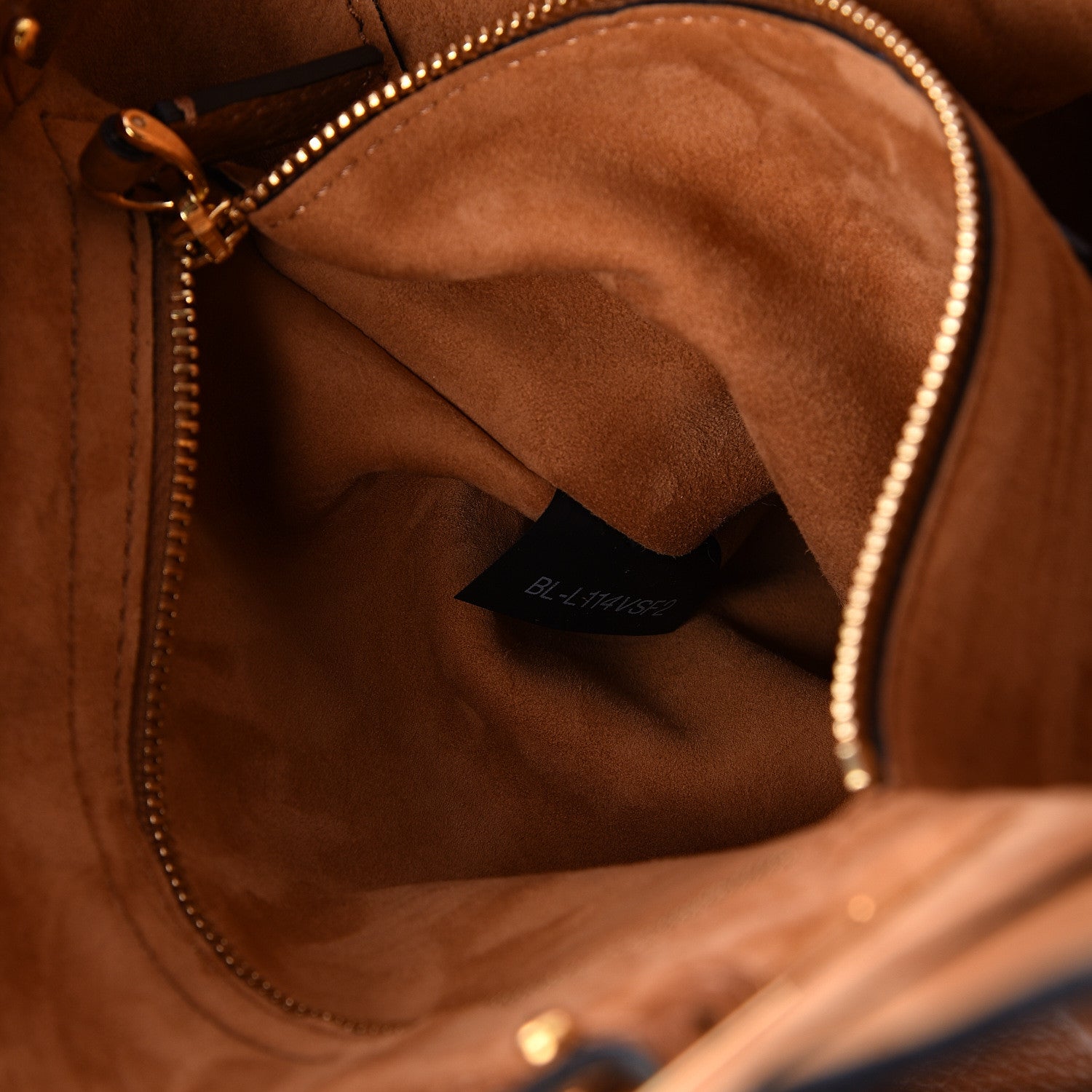 Valentino Garavani Grained Calfskin My Rockstud Soft Tote Light Cuir 6 of 11