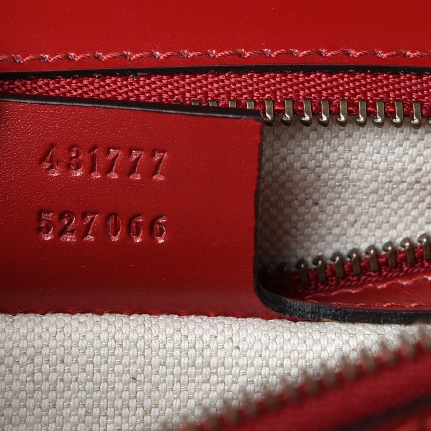 Knight Calfskin Medium GG Marmont Chain Handle Bag Hibiscus Red