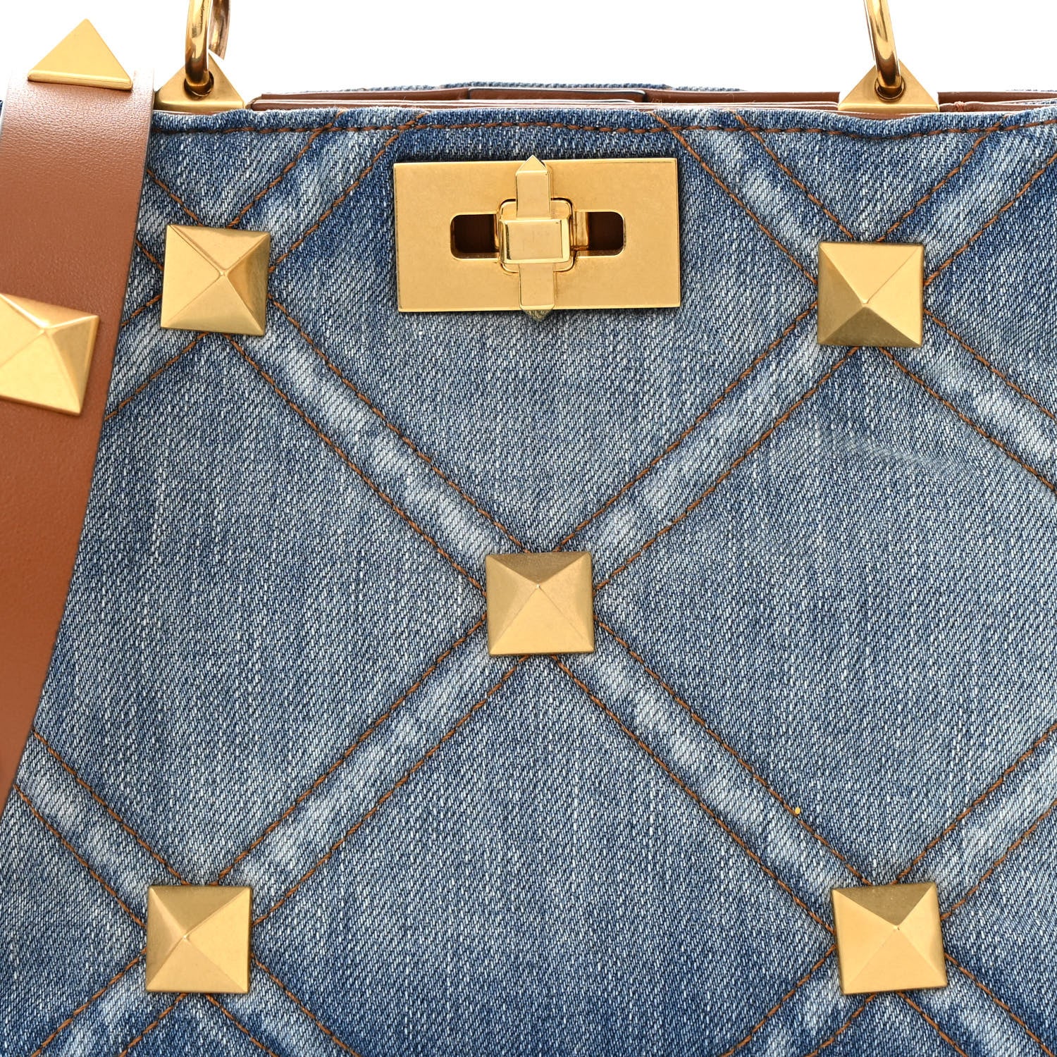 Valentino Garavani Denim Small Roman Stud The Handle Bag Light Denim Selleria 7 of 9