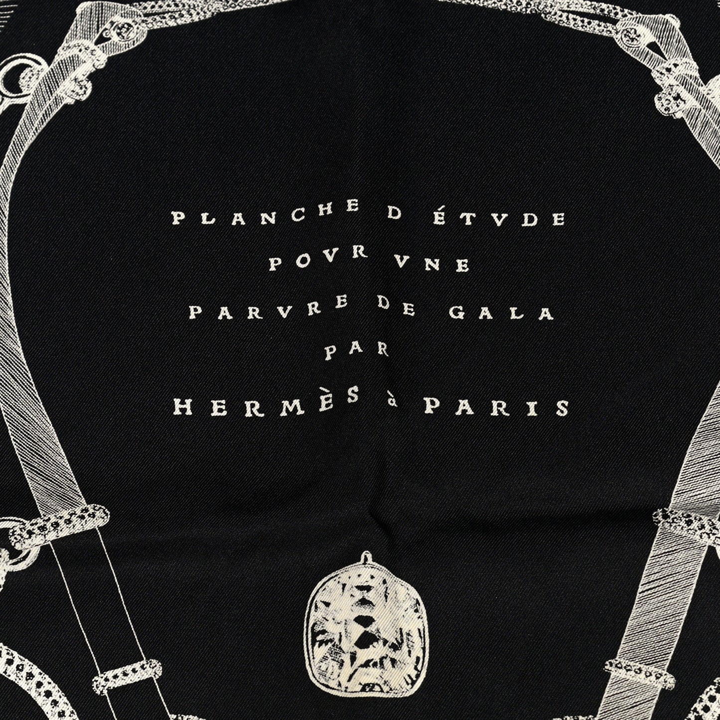 Silk Etude Pour Une Parure De Gala Scarf 90 Black White