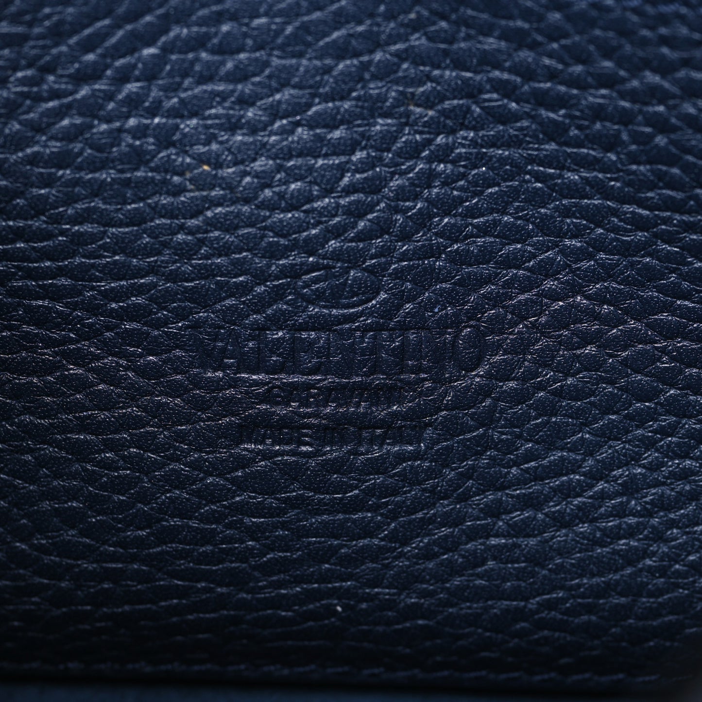 Pebbled Calfskin Medium Rockstud Flip Lock Crossbody Bag Navy