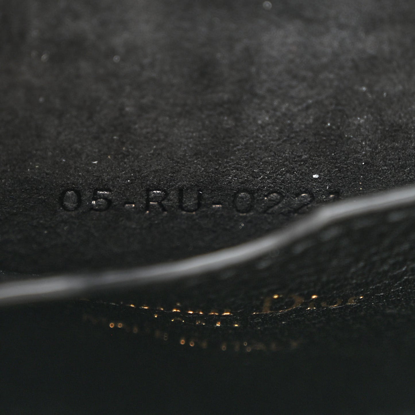 Grained Calfskin Medium Bobby Flap Black