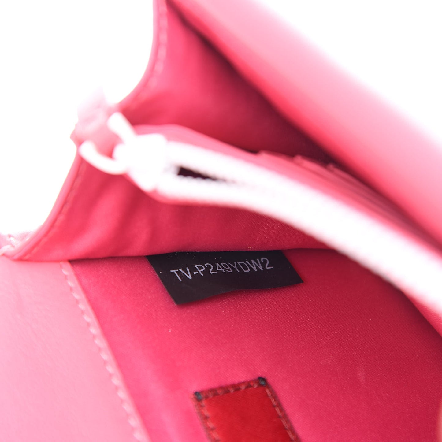 Vitello Colorblock Free Rockstud Wallet on Chain Shadow Pink Optic White