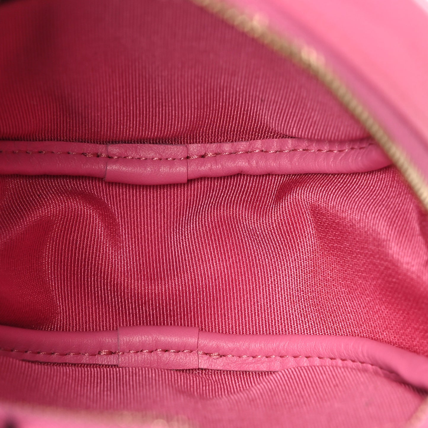 Caviar Quilted Round Clutch With Chain Pink