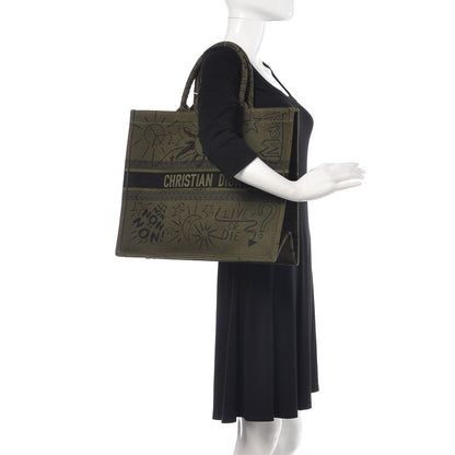 Christian Dior Canvas Embroidered Graffiti Book Tote Vert 2 of 8