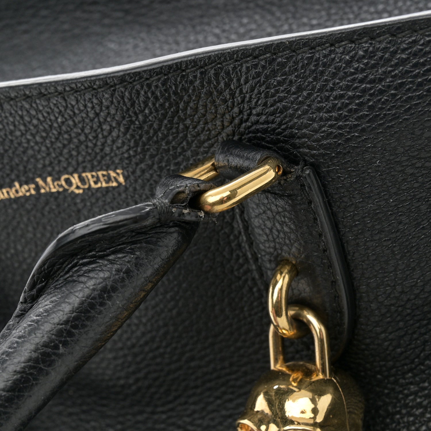 Alexander McQueen Pebbled Calfskin Small Skull Padlock Zip Around Tote Black 16 of 19