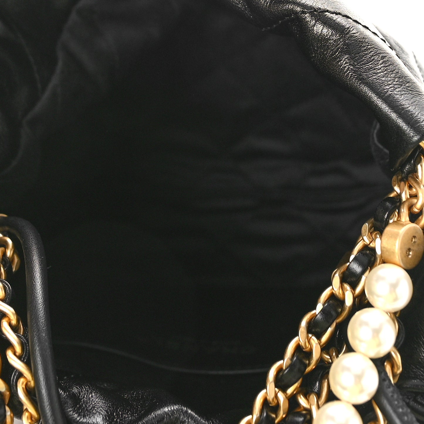 Shiny Crumpled Calfskin Quilted Pearl Mini Chanel 22 Black