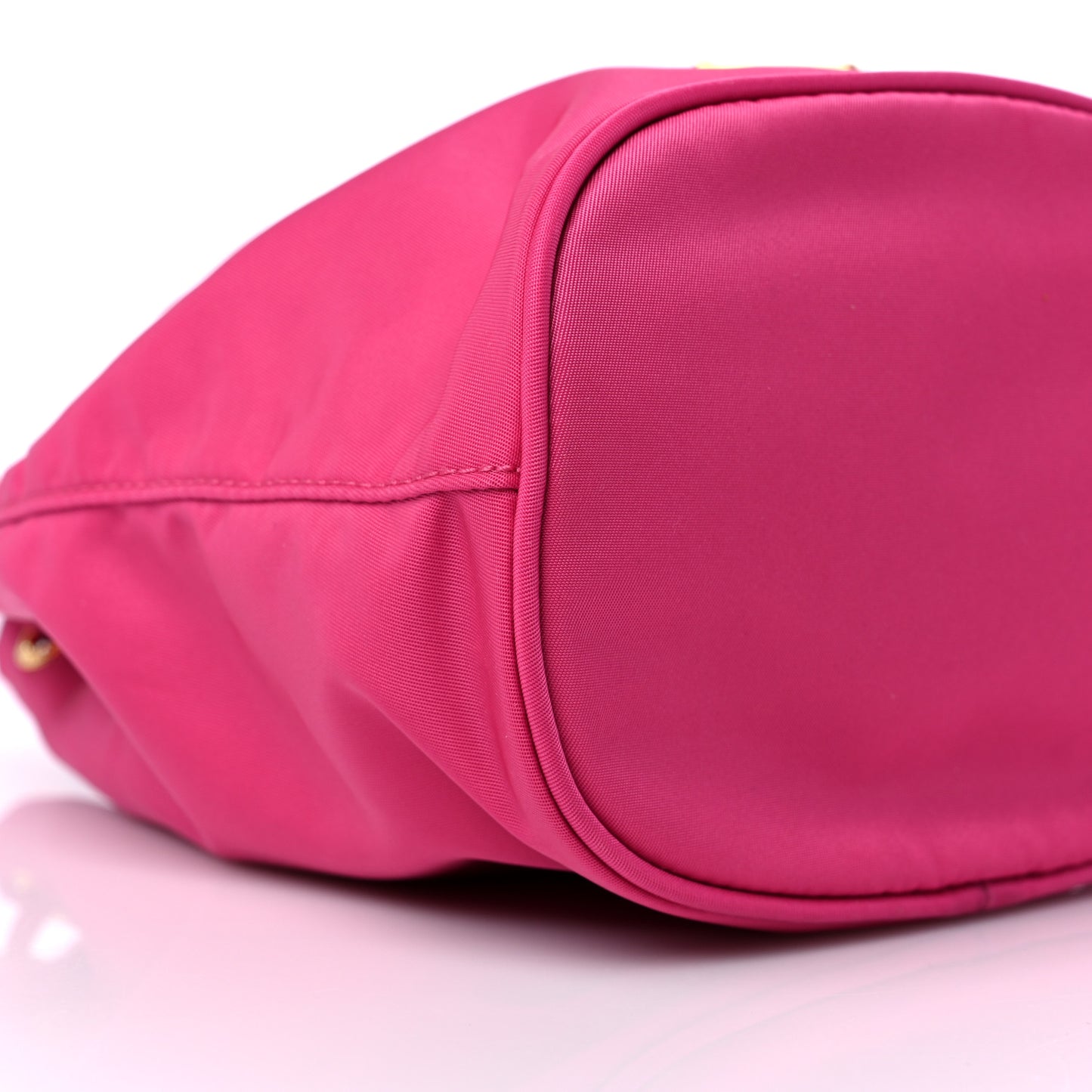 Saffiano Tessuto Nylon Vela Bucket Wristlet Ibisco