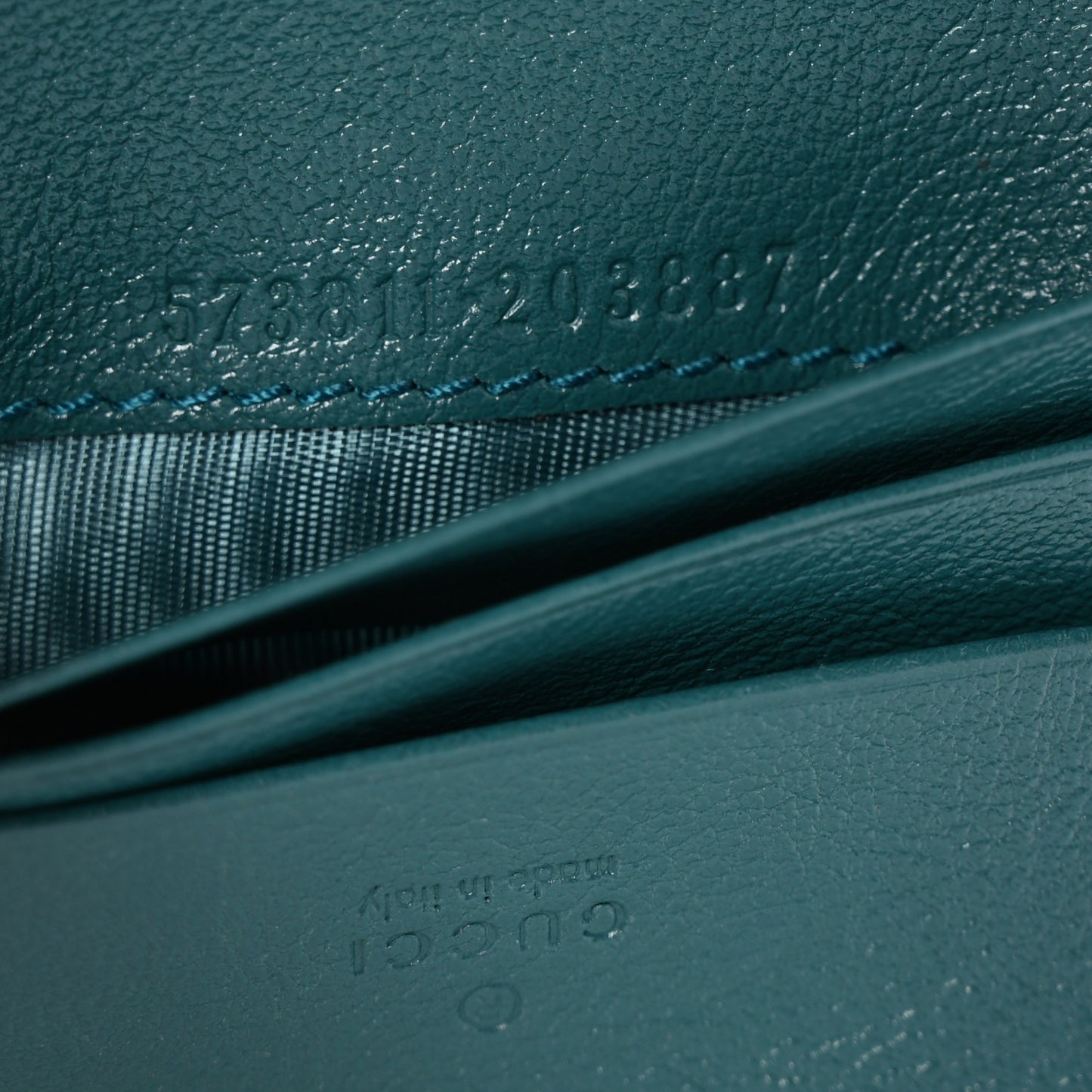 Azalea Calfskin Enamel Matelasse Diagonal Torchon GG Marmont Card Case Imperial Blue Pavone