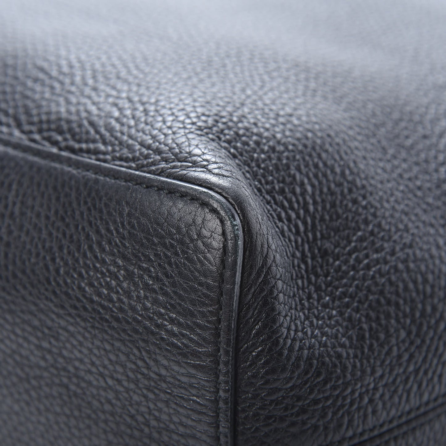 Pebbled Calfskin Large Soho Hobo Black