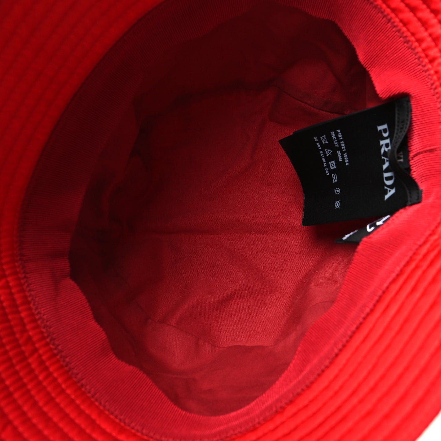 Re-Nylon Metal Triangle Logo Mens Bucket Hat XL Rosso
