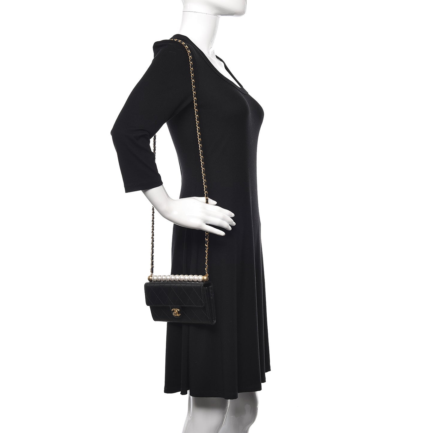 Goatskin Stitched Pearl Clutch With Chain Black