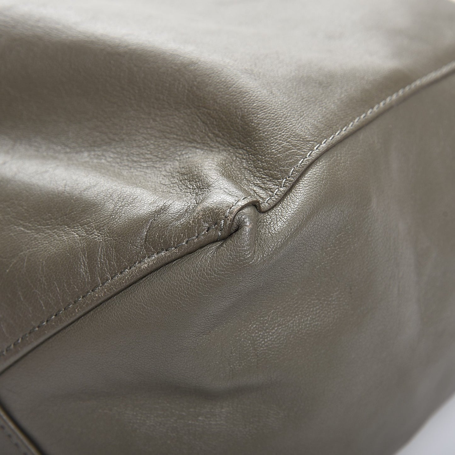 Smooth Lambskin Vertical Bi-Cabas White Grey