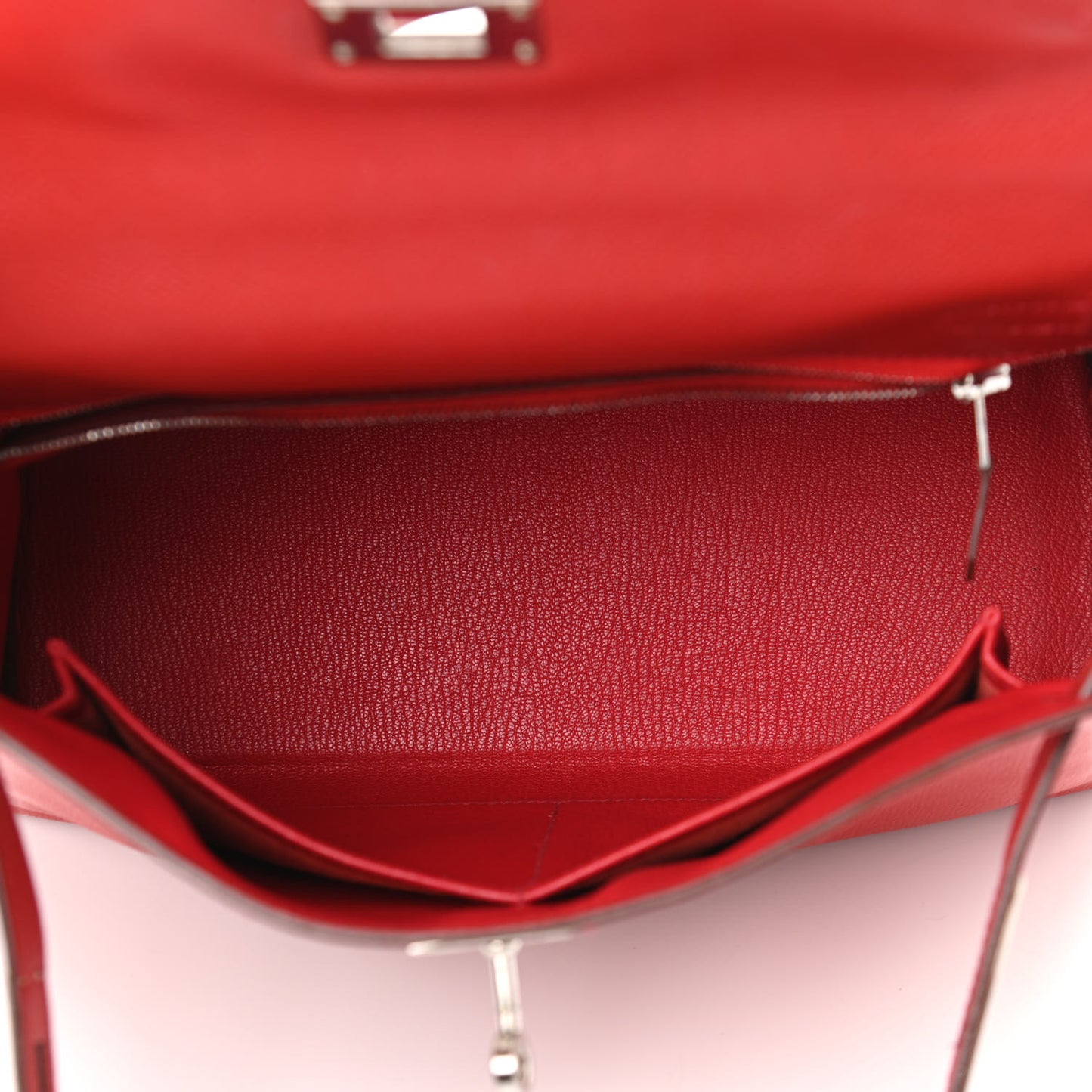 Epsom Kelly Retourne 28 Rouge Casaque