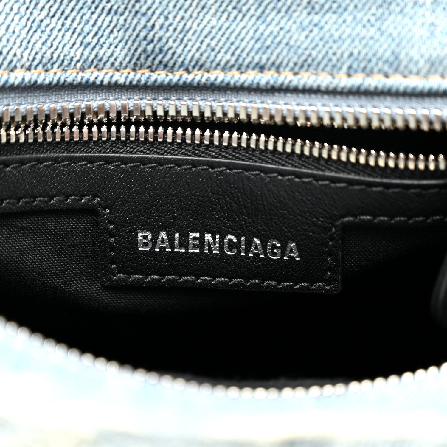 Bee プロフィール読んでください　 BALENCIAGA 38サイズ Balenciaga Washed Frayed Denim Crystal Neo Cagole Handbag XS Blue
