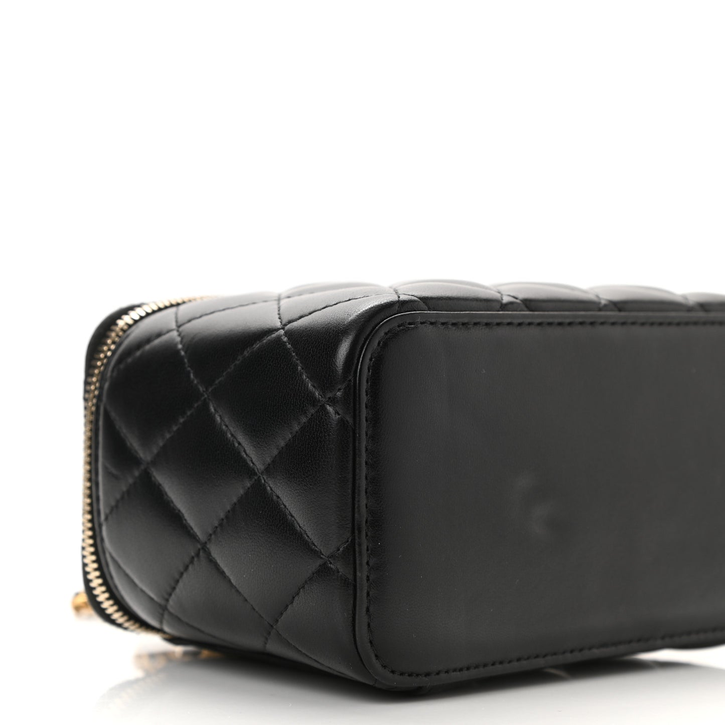 Lambskin Quilted Small Pearl Crush Vanity Case With Chain Black