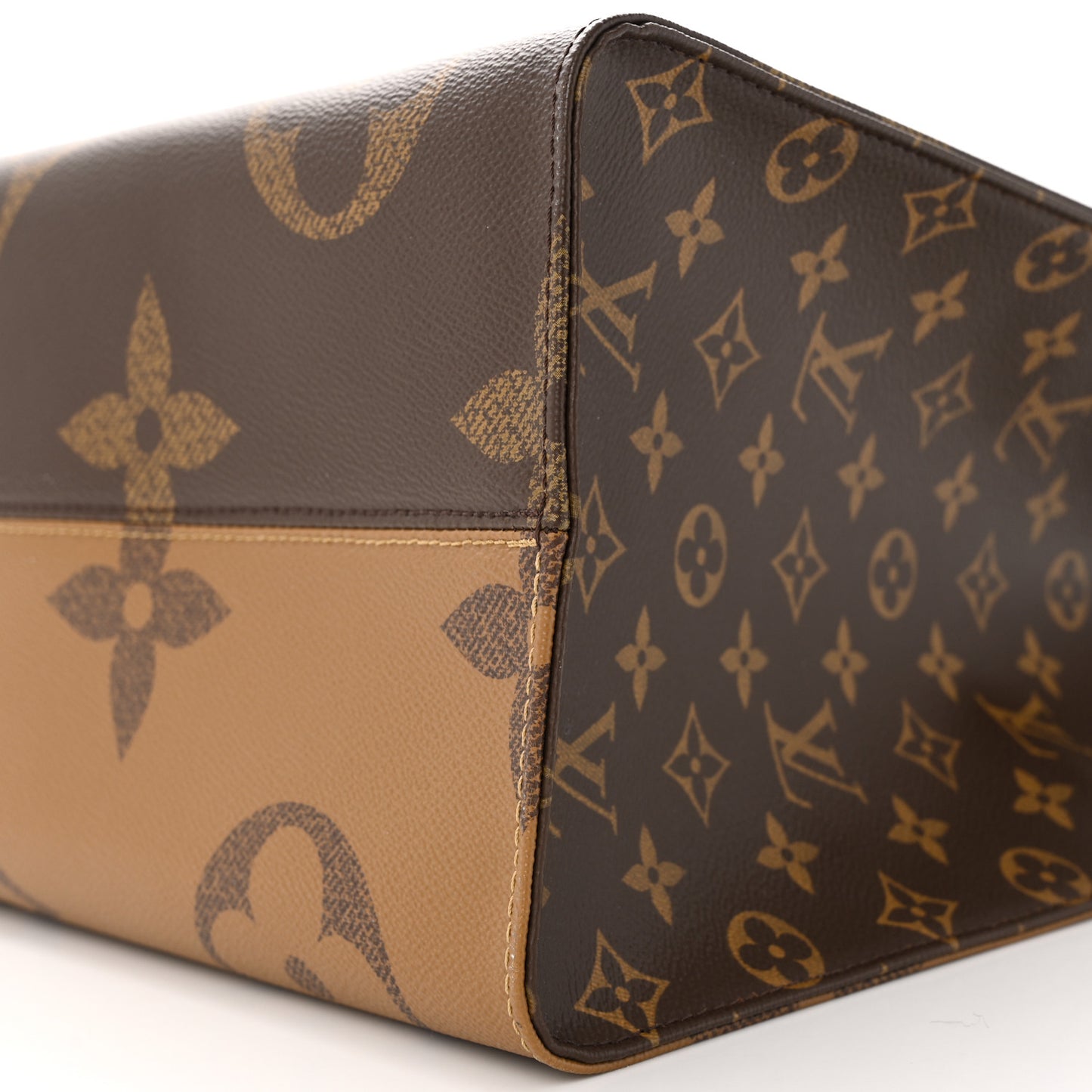 Reverse Monogram Giant Onthego GM