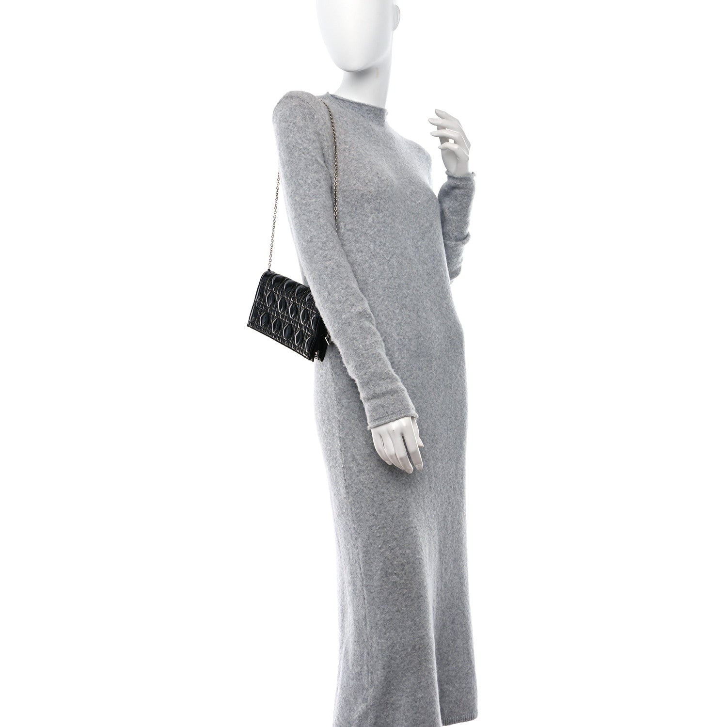 Louis Vuitton Monogram Zippy Passport Agenda 4 of 9