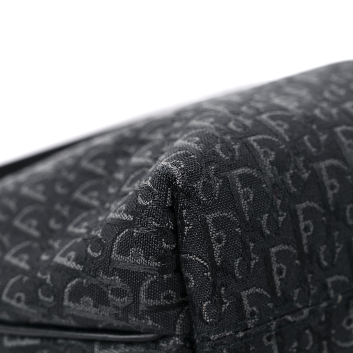 Monogram Pochette Black