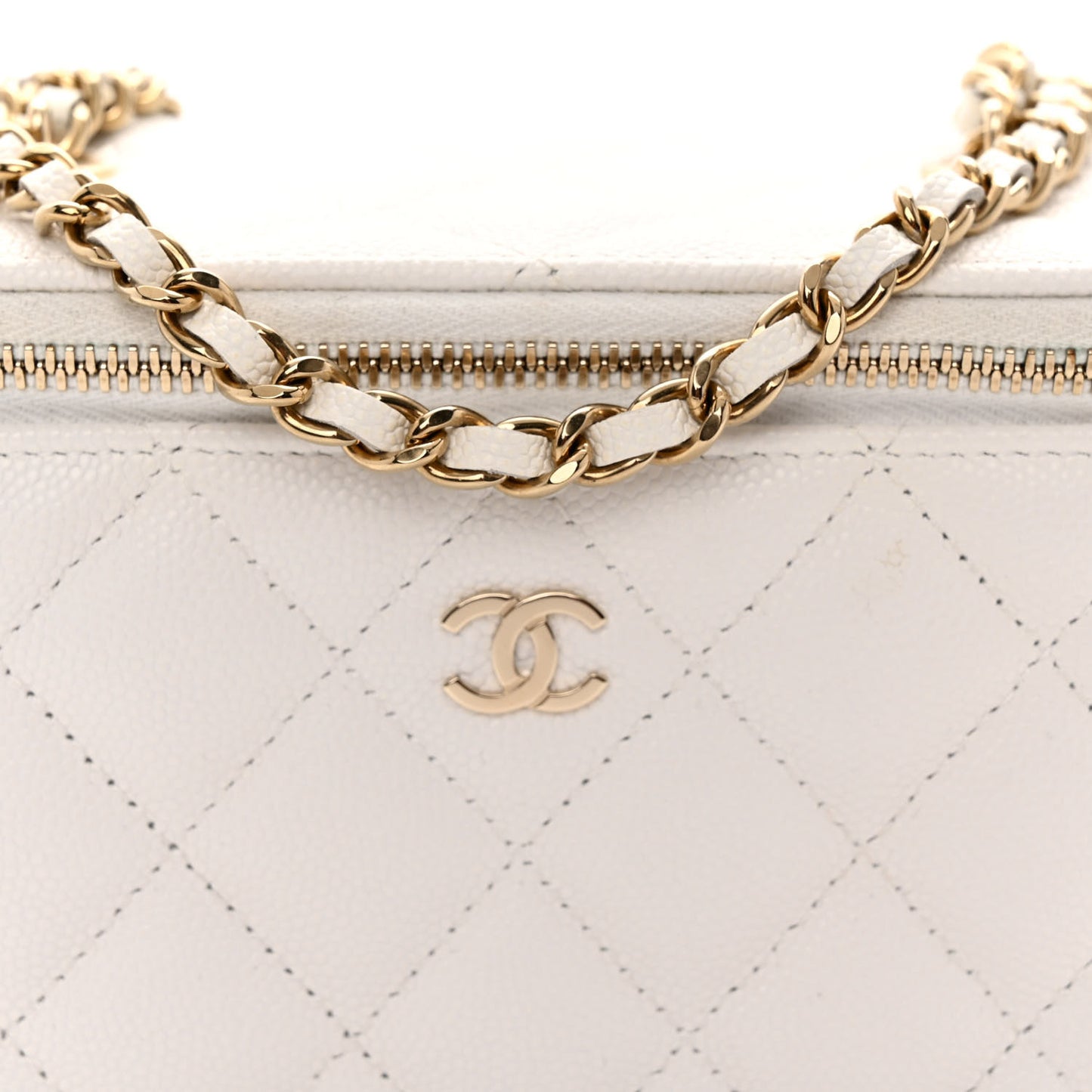 Caviar Quilted Small Vanity Case With Chain White