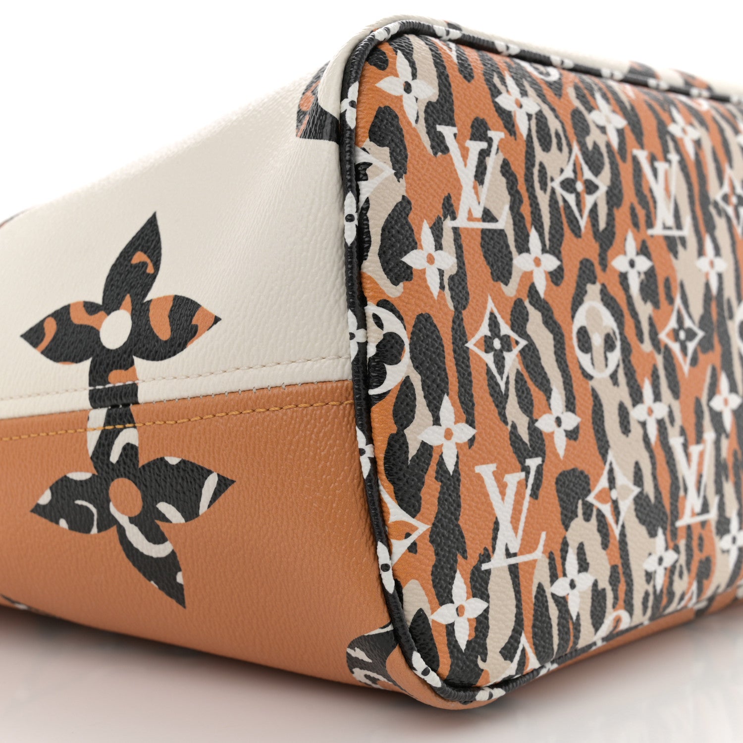 Louis Vuitton Monogram Giant Jungle Neverfull MM Ivory 8 of 10