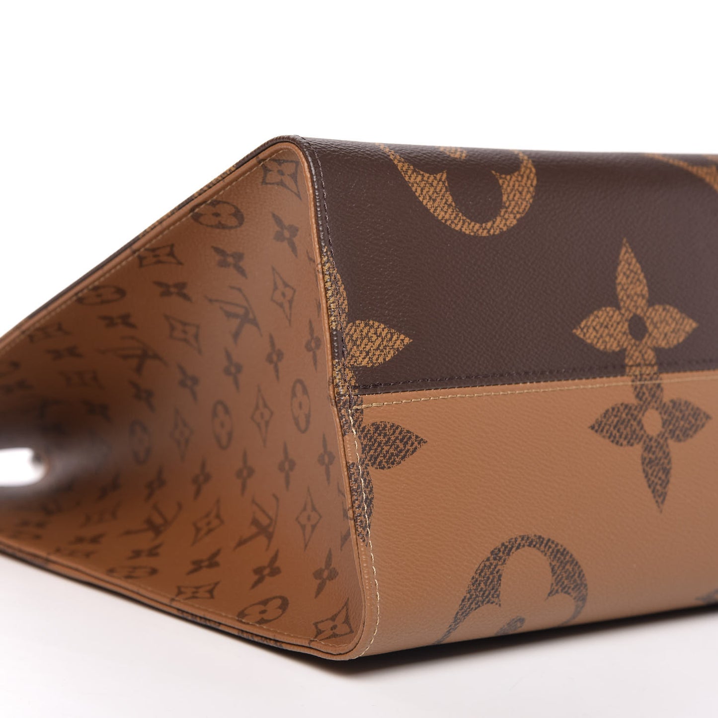 Reverse Monogram Giant Onthego GM