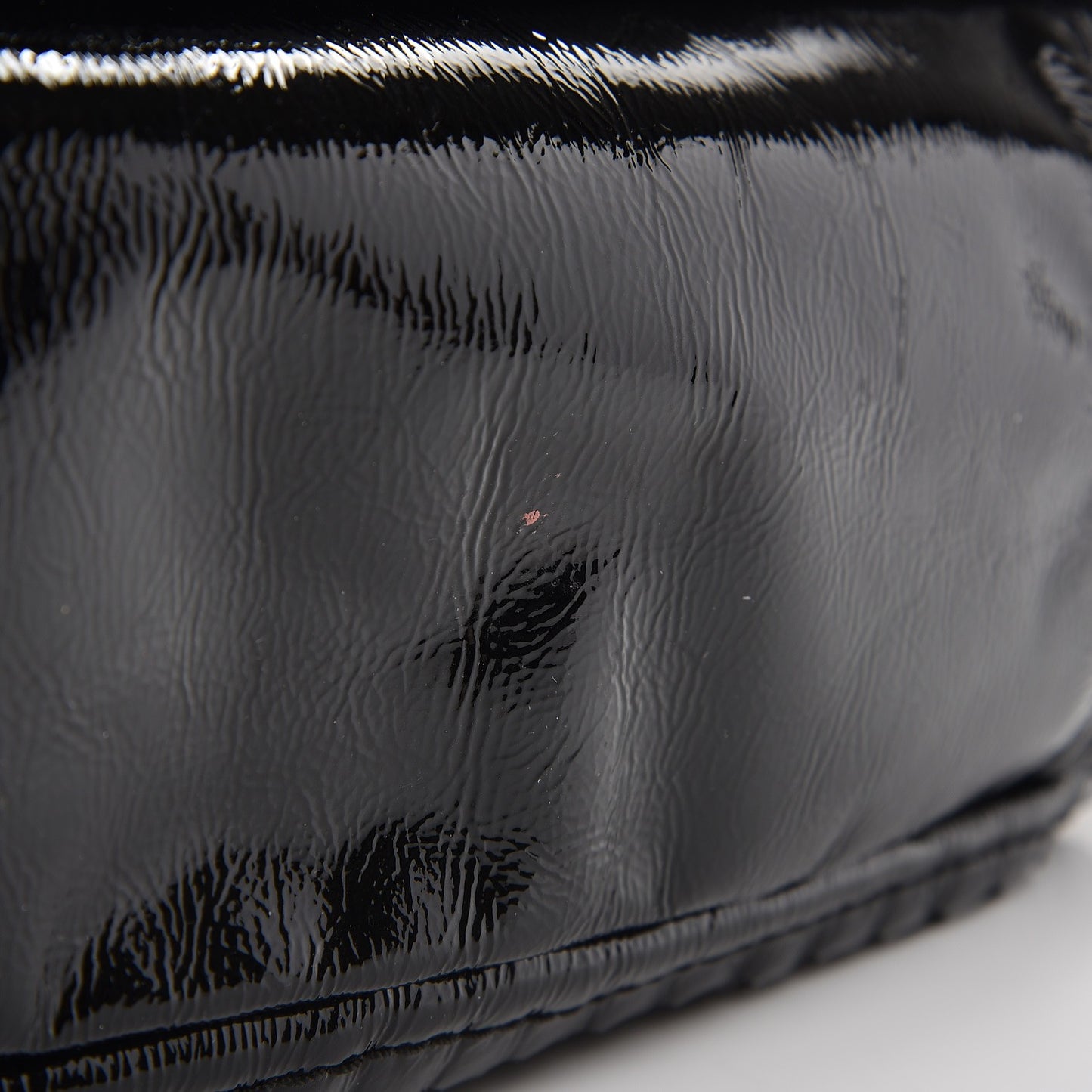 Crinkled Patent Modern Chain Flap Black