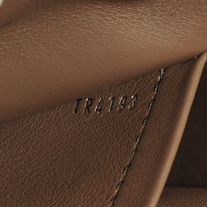 Louis Vuitton Taurillon Capucines MM Magnolia 7 of 7