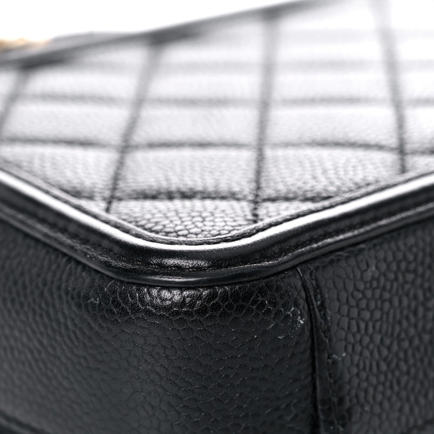 Caviar Quilted Small CC Filigree Vanity Case Black