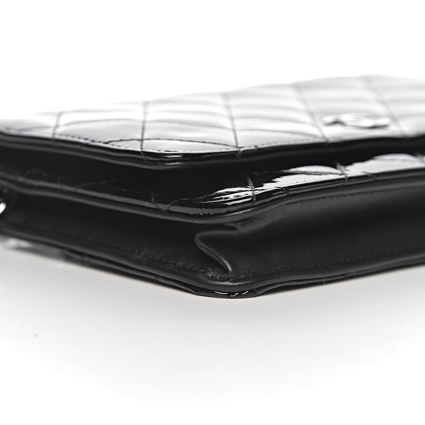 Patent Quilted Wallet On Chain WOC Black