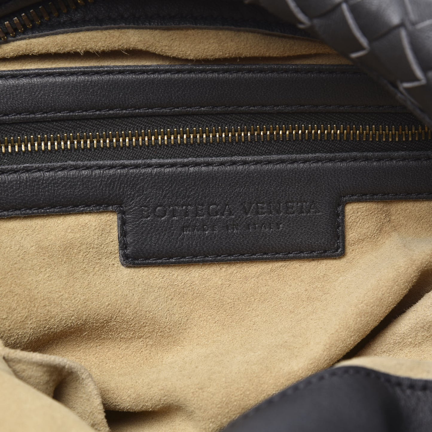 Nappa Intrecciato Pyramid Hobo Ferro Gray
