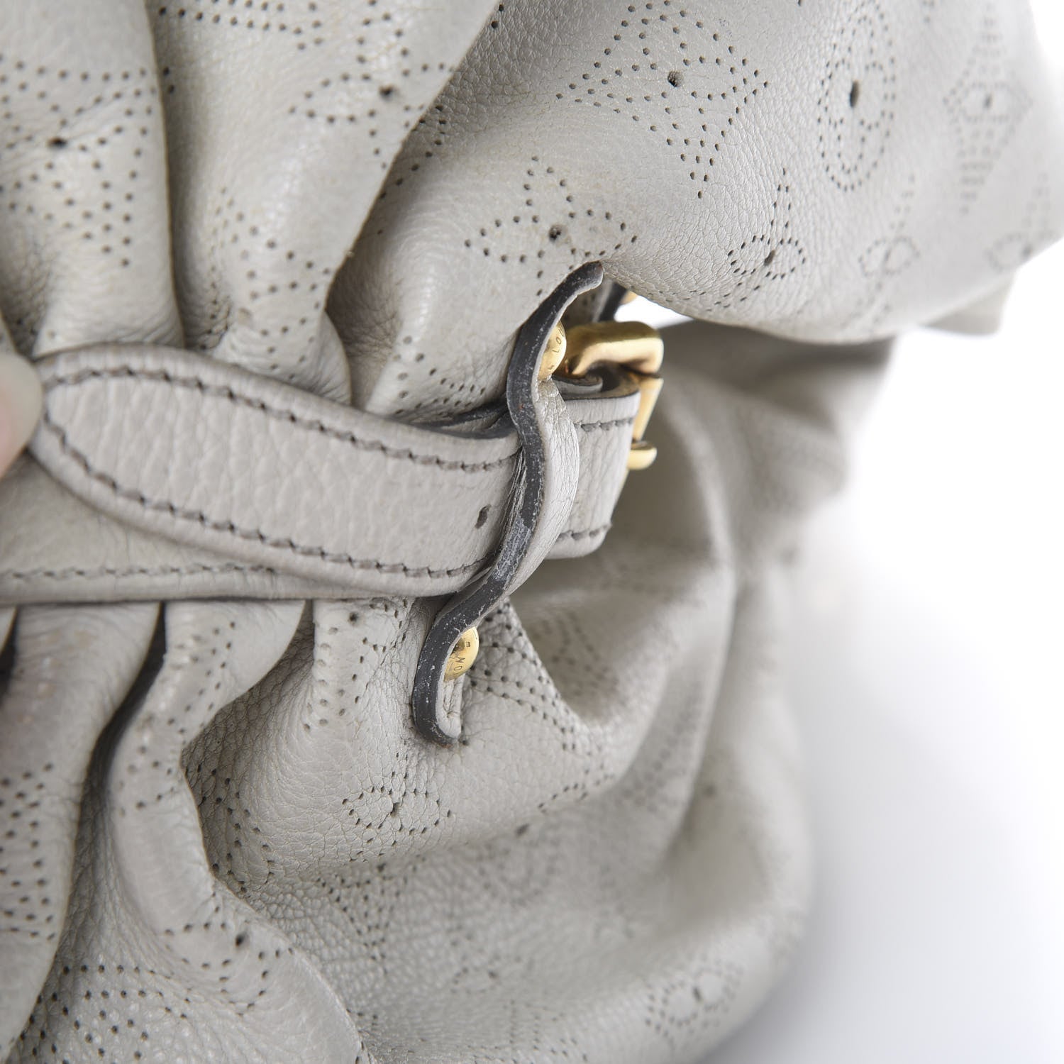 Louis Vuitton Mahina XL Ivory 12 of 25
