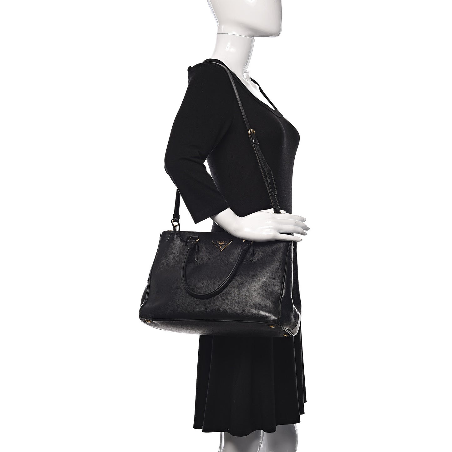 Saffiano Medium Galleria Double Zip Tote Black