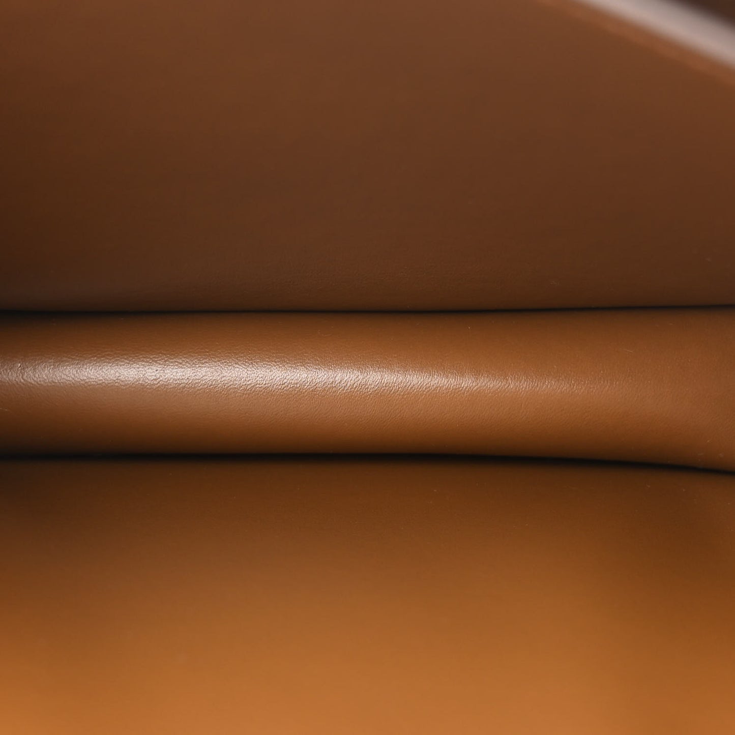 Box Calfskin Medium Classic Box Flap Bag Camel