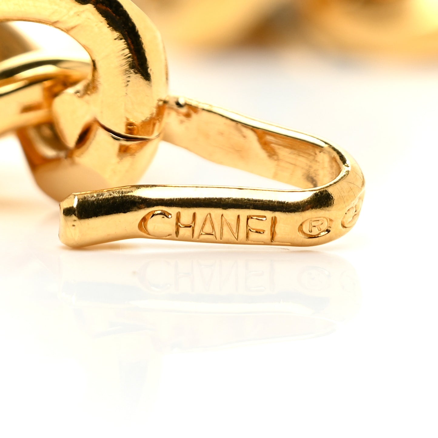 Lambskin CC Medallion Chain Belt White Gold