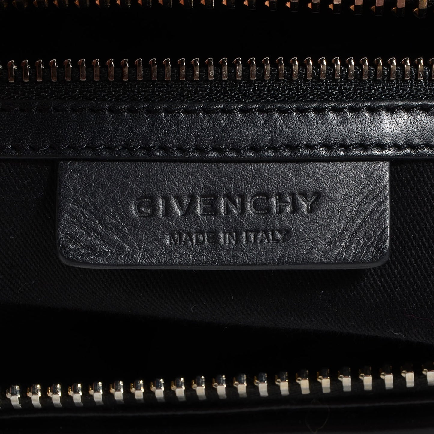 Shiny Lord Calfskin Small Antigona Black