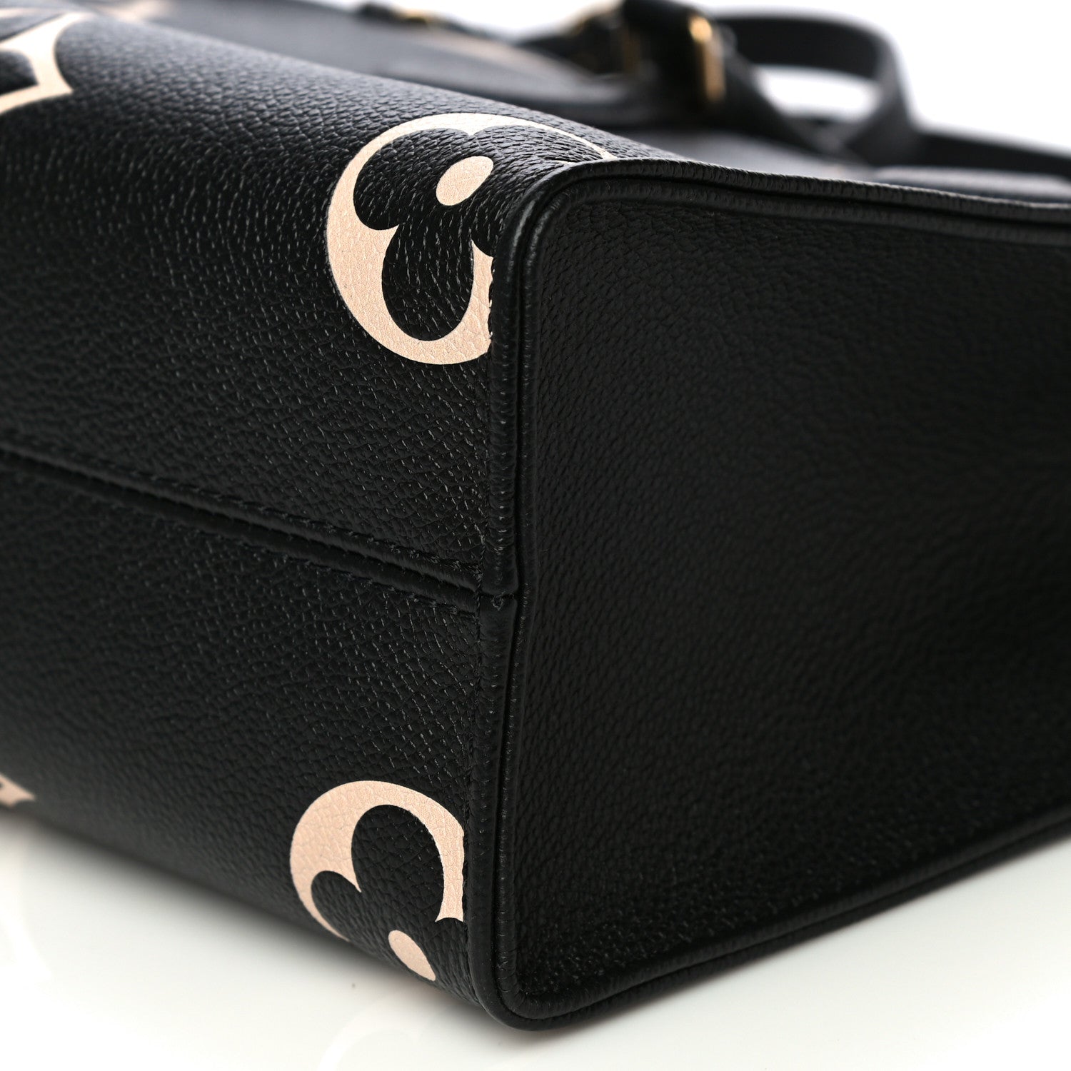 Louis Vuitton Empreinte Monogram Giant Onthego PM Black Beige 10 of 10