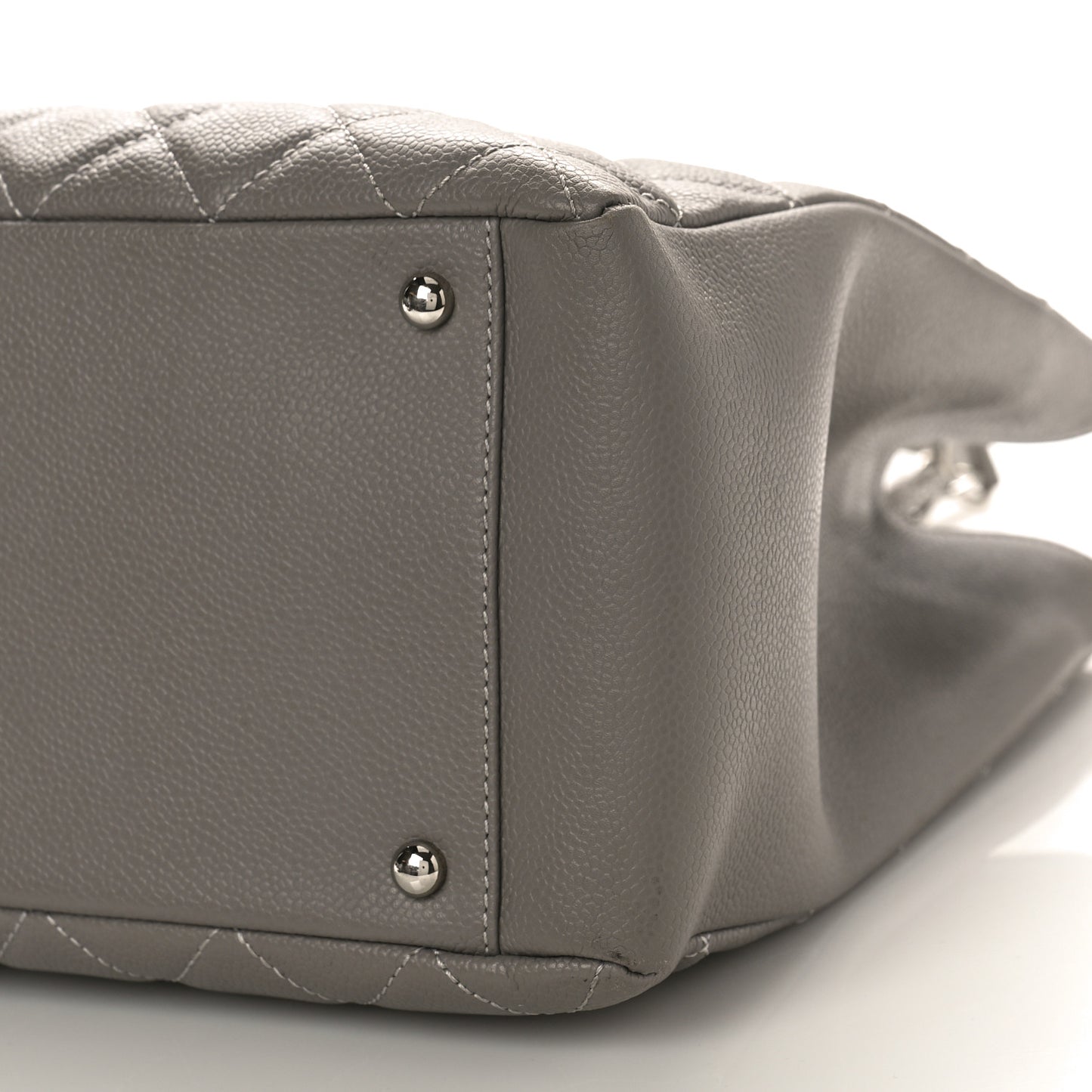 Caviar Quilted XL Grand Shopping Tote GST Light Grey