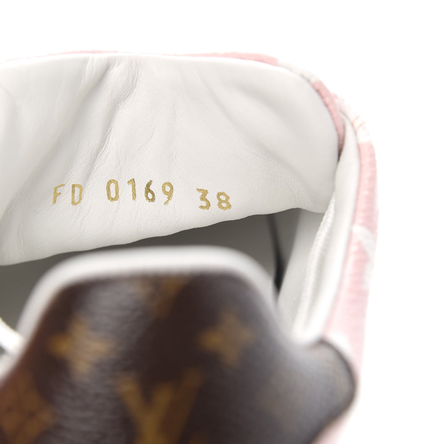 Monogram Giant Time Out Sneakers 38 Rose