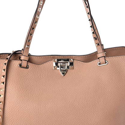 Valentino Garavani Pebbled Calfskin Medium Rockstud Tote Skin Sorbet 10 of 10