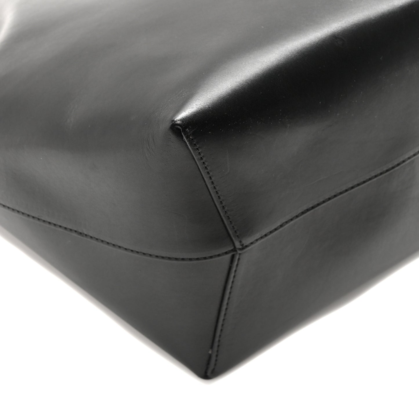 Vegetable Tanned Calfskin Bucket Bag Black Flamma